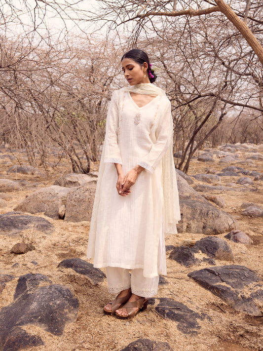 Off white khadi chanderi cutwork kurta set