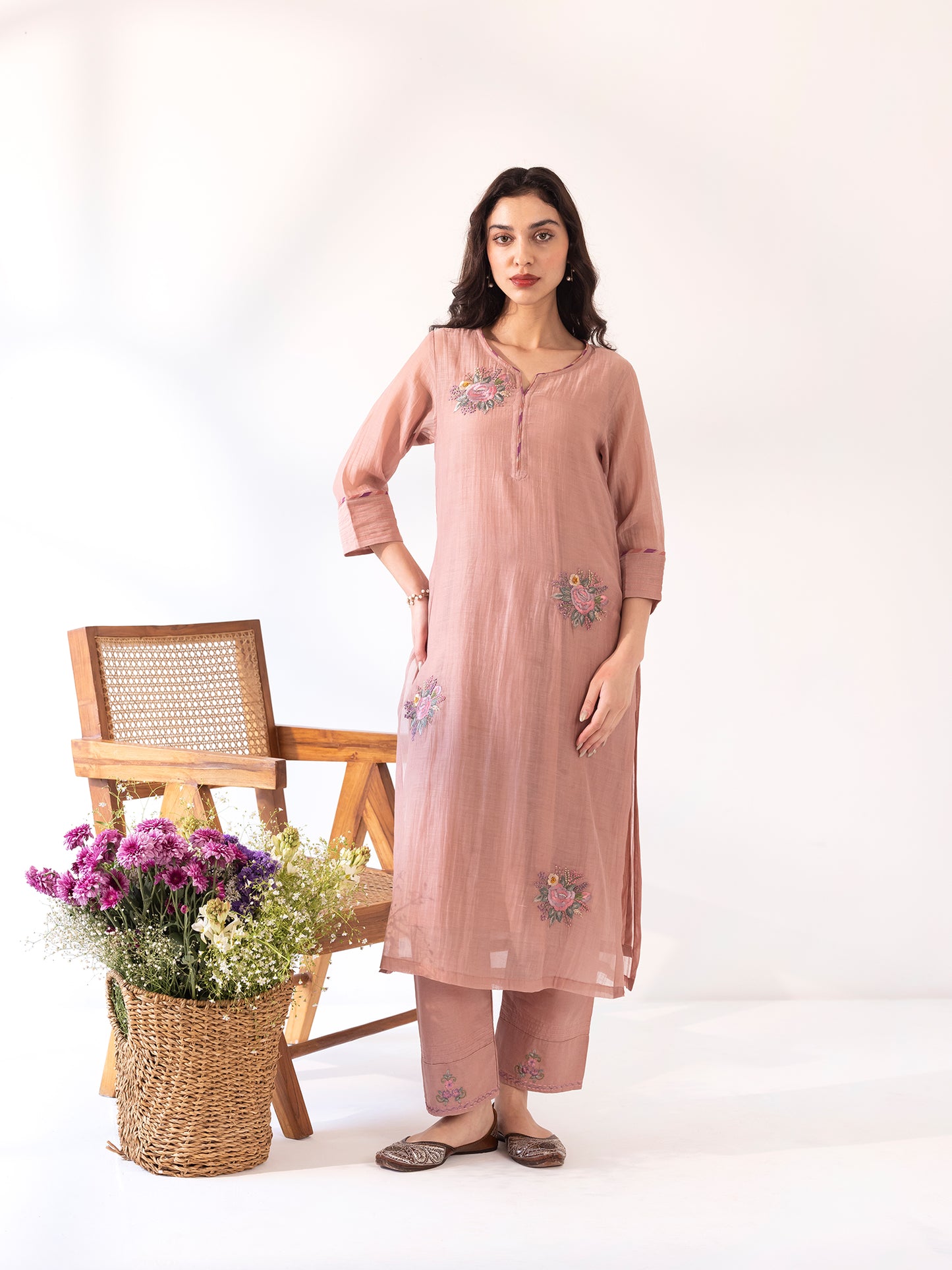 Old rose mul chanderi thread work kurta set
