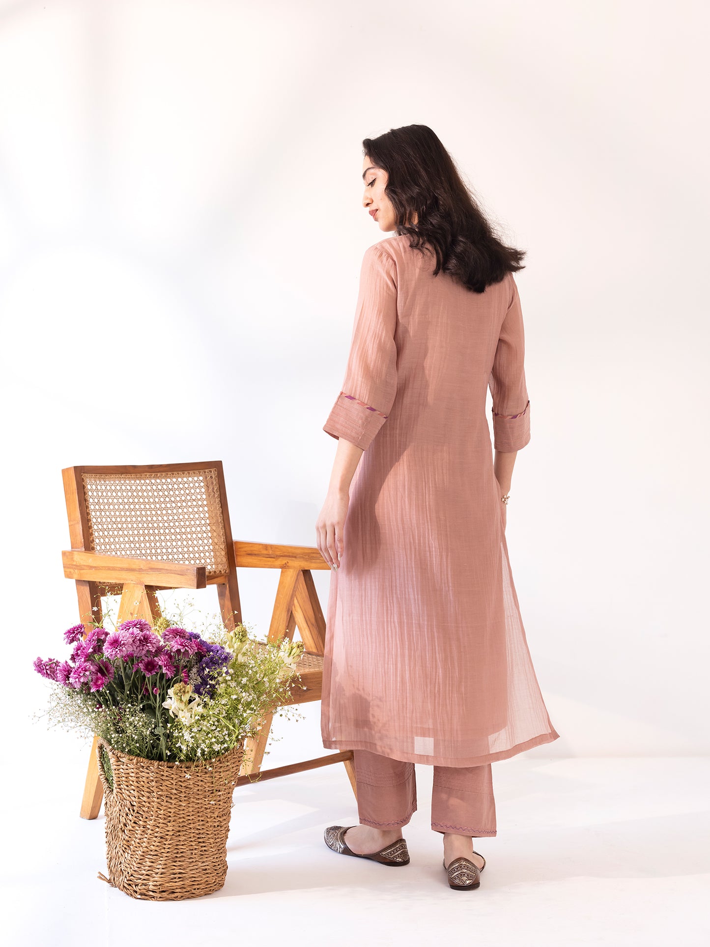 Old rose mul chanderi thread work kurta set