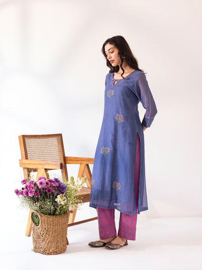 Blue mul chanderi threadwork and fabric kurta set
