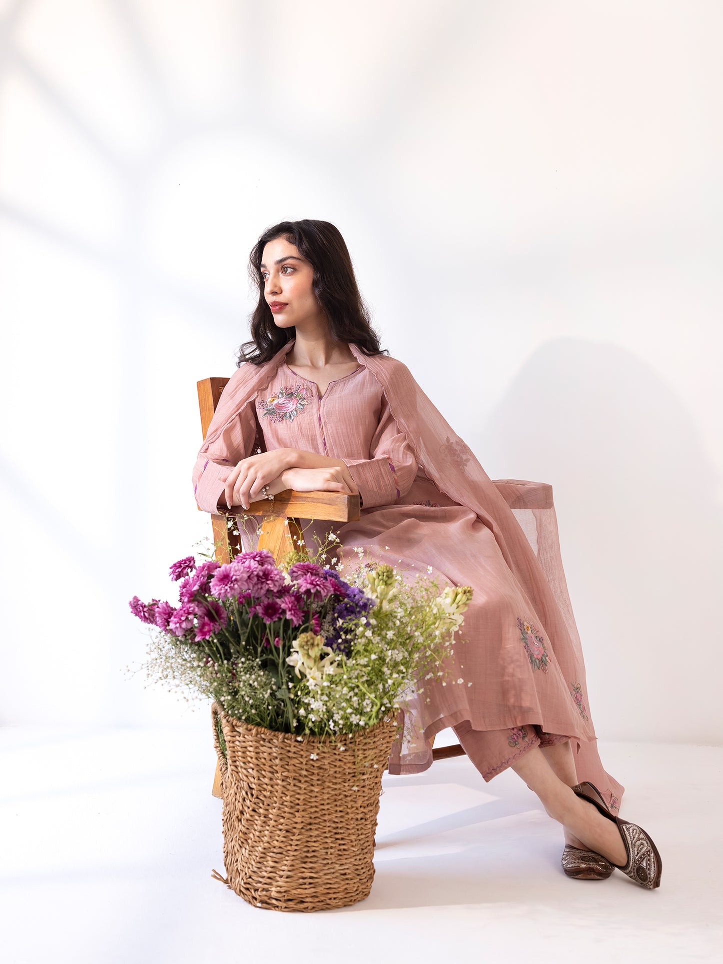 Old rose mul chanderi thread work kurta set
